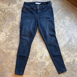 Women's Torrid 12XT Dark Wash Skinny Jeans 3 button jeggings